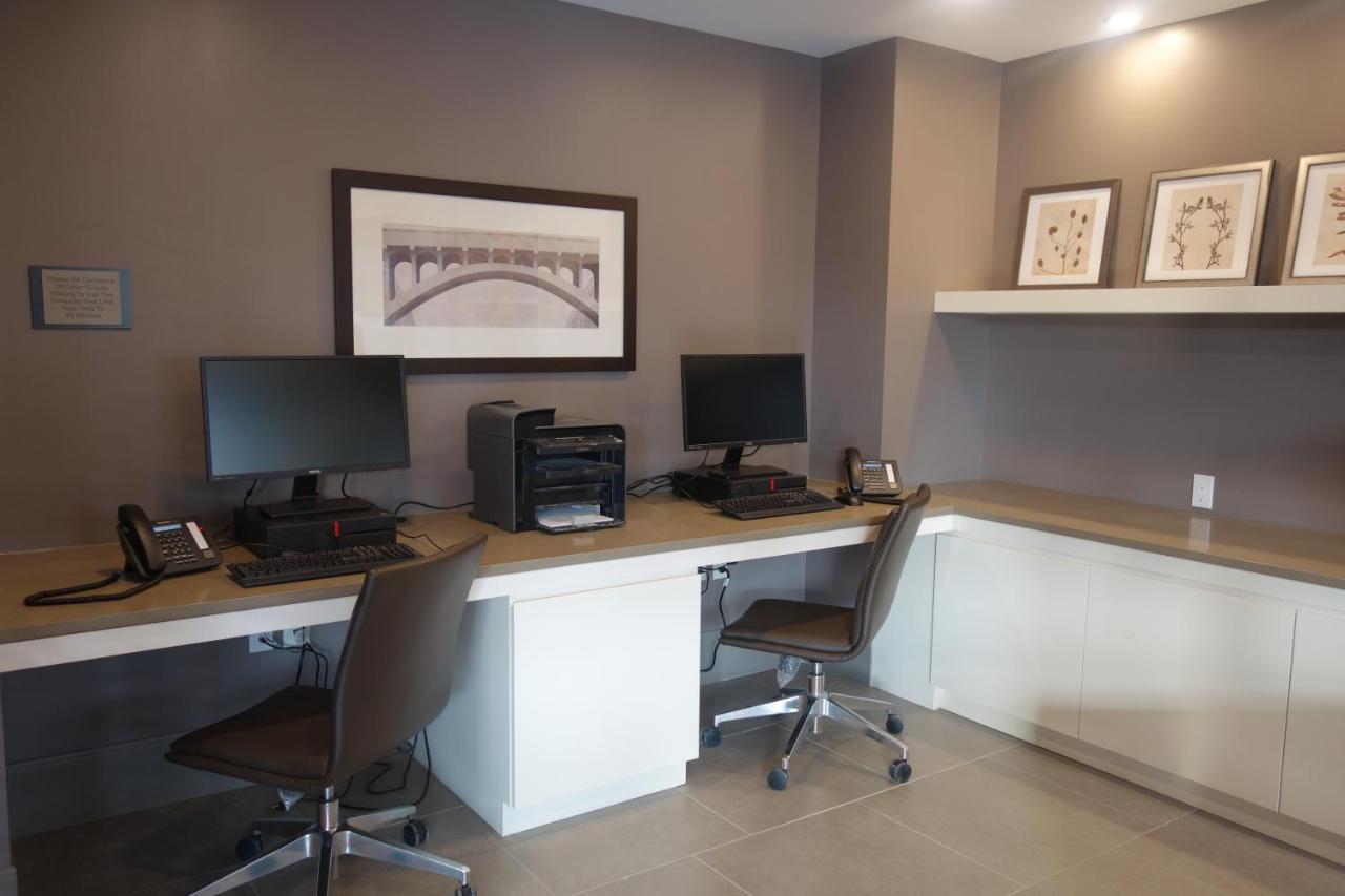 Country Inn & Suites By Radisson, Belleville, On Екстериор снимка
