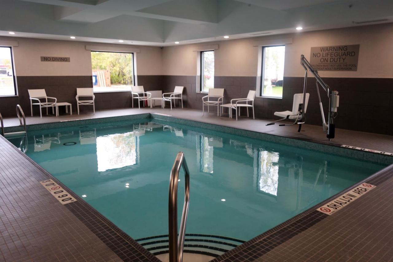 Country Inn & Suites By Radisson, Belleville, On Екстериор снимка