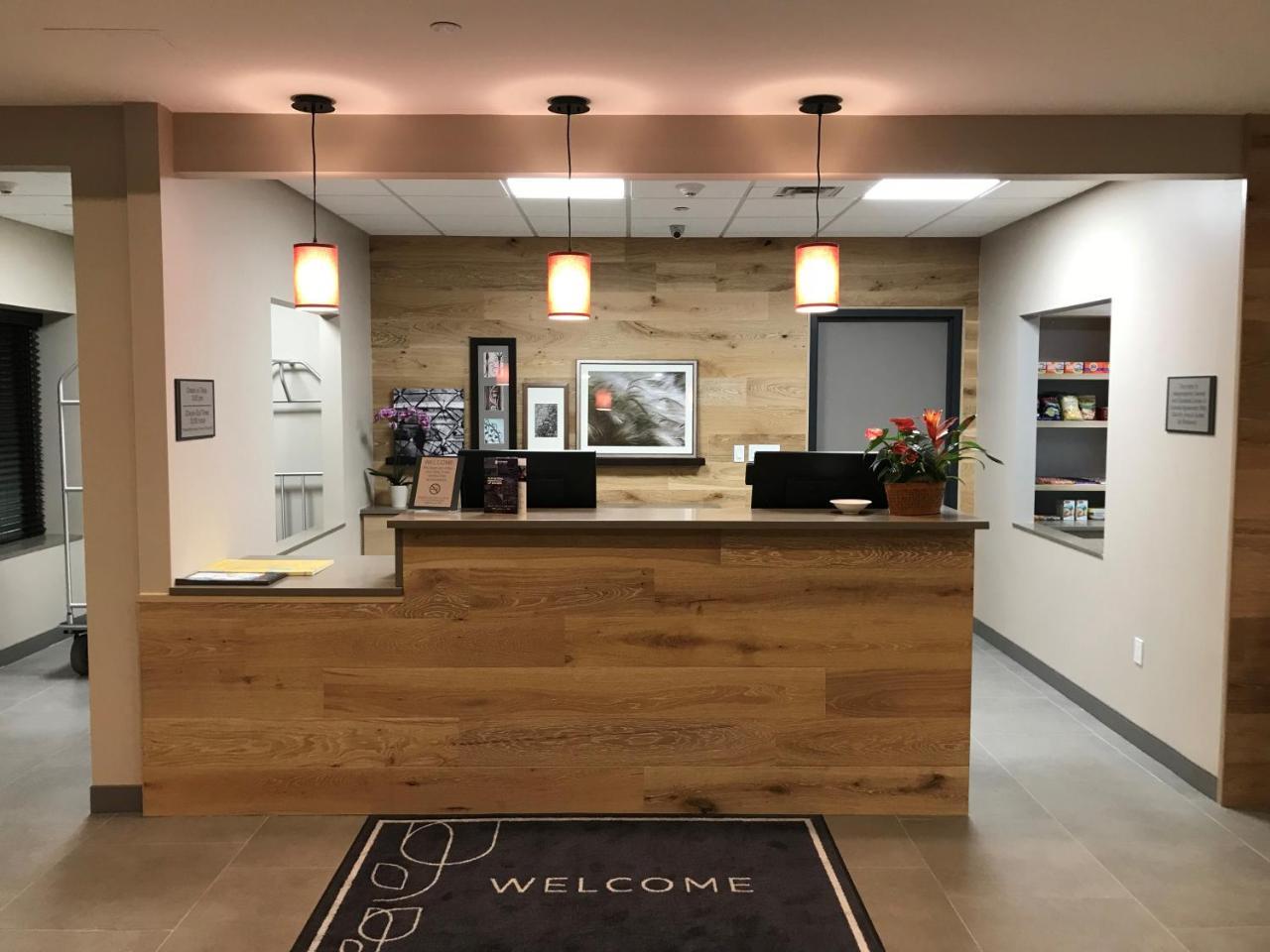Country Inn & Suites By Radisson, Belleville, On Екстериор снимка