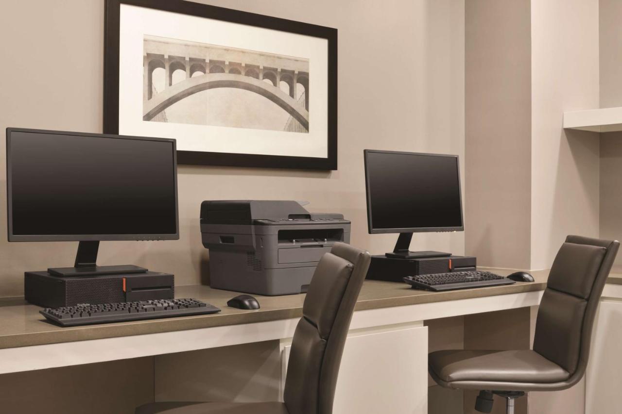 Country Inn & Suites By Radisson, Belleville, On Екстериор снимка